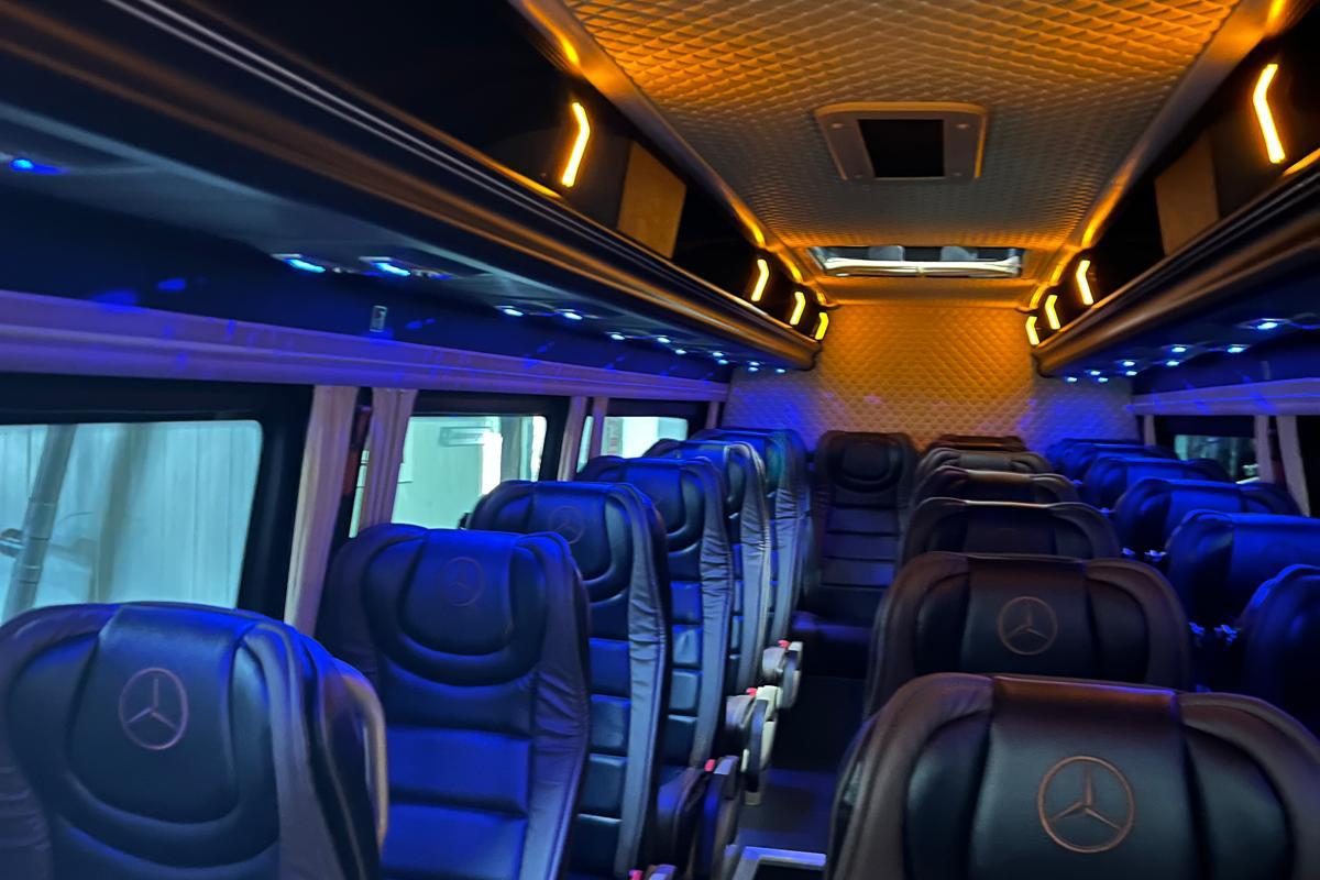 INTERIOR MICROBUS INTERIOR LUZ