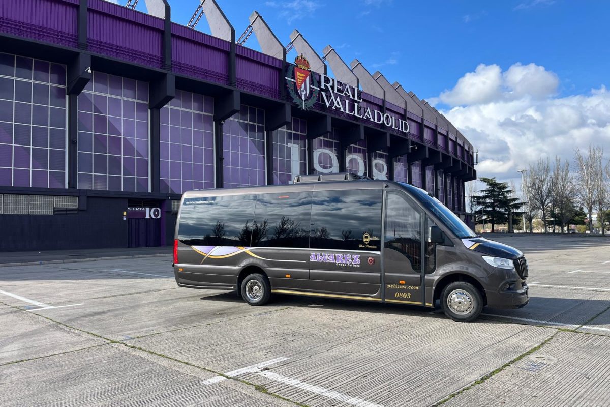 MICROBUS 22 PLAZAS.
